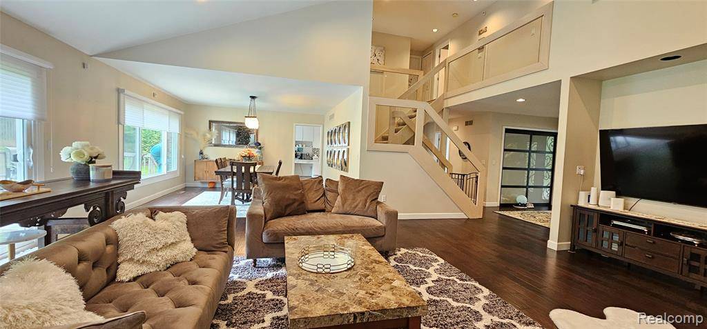 West Bloomfield Twp, MI 48323,5084 Champlain Circle
