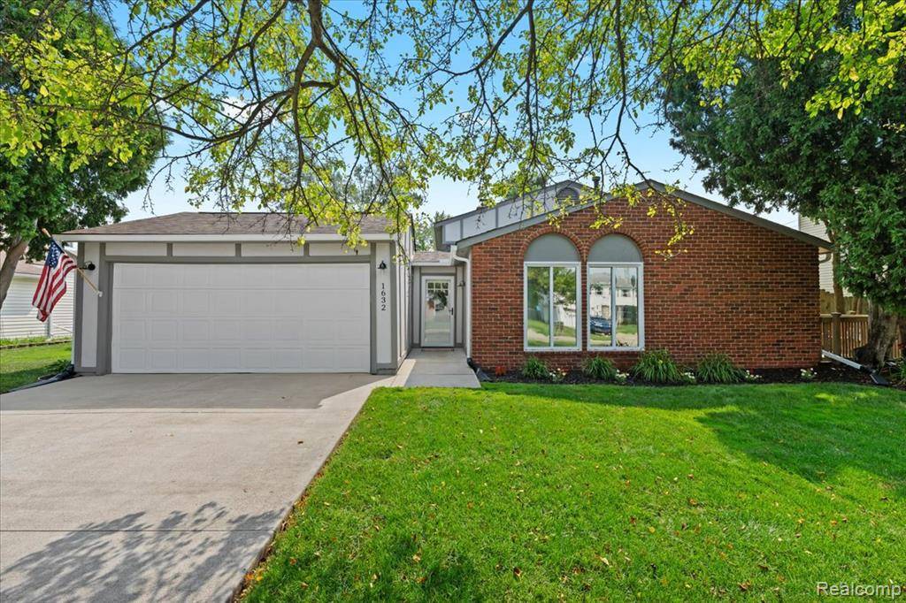 1632 Windingway Drive, Wixom, MI 48393