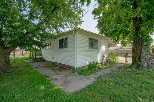 Roseville, MI 48066,19520 Georgia Street
