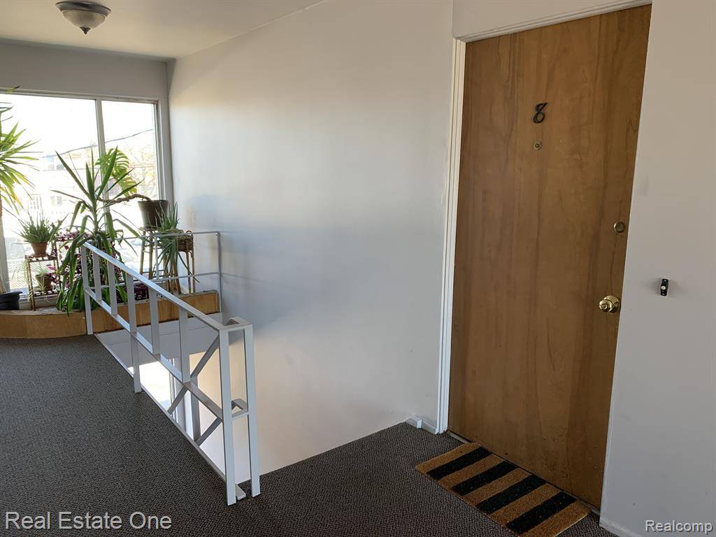 Royal Oak, MI 48073,4810 Briarwood Avenue 8
