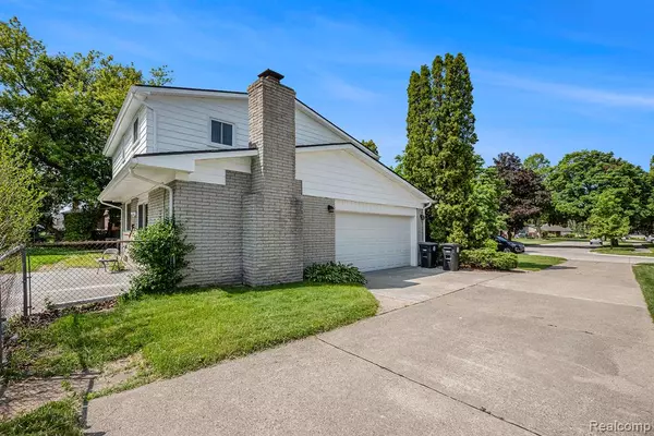Livonia, MI 48152,17346 Fairway Street
