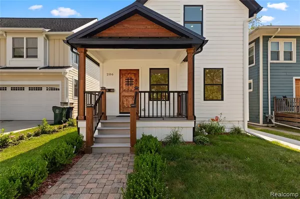 206 N Washington Avenue, Royal Oak, MI 48067