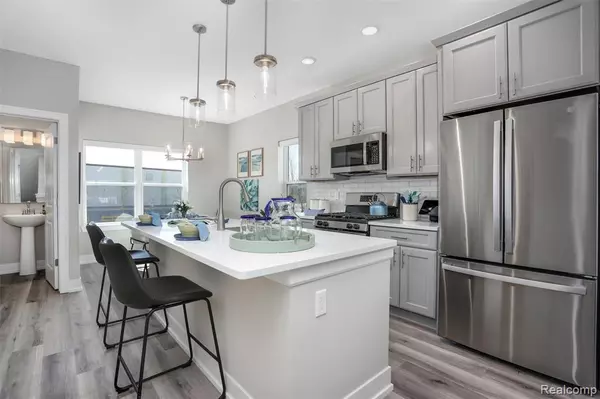 Troy, MI 48085,735 Canterbury Lane