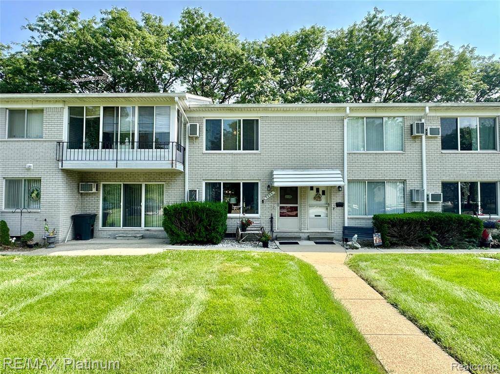 5955 Alan Drive 60, Brighton Twp, MI 48116