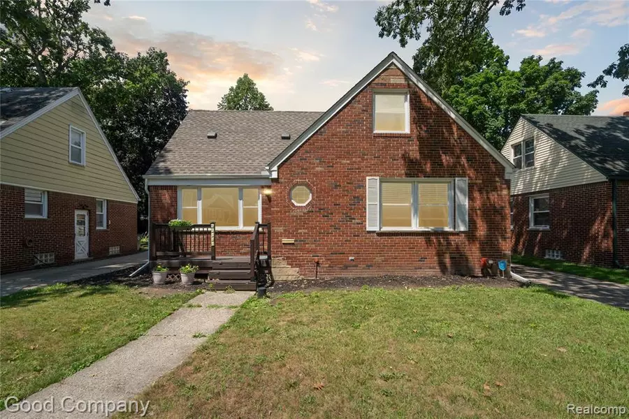 23561 Geneva Street, Oak Park, MI 48237