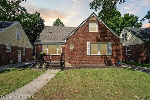 23561 Geneva Street, Oak Park, MI 48237