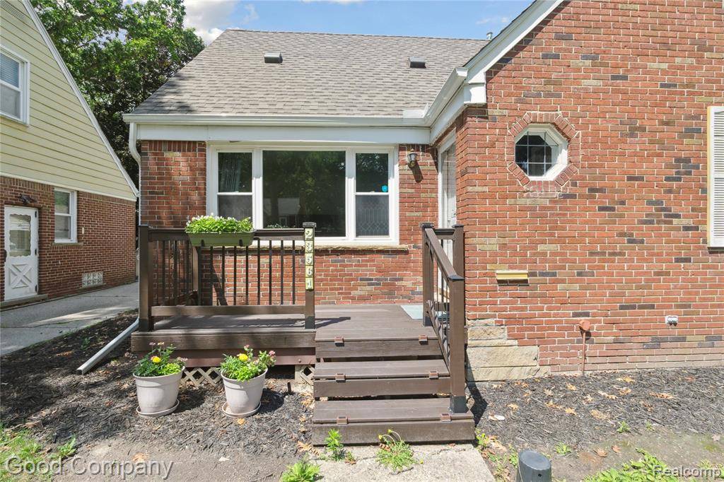 Oak Park, MI 48237,23561 Geneva Street
