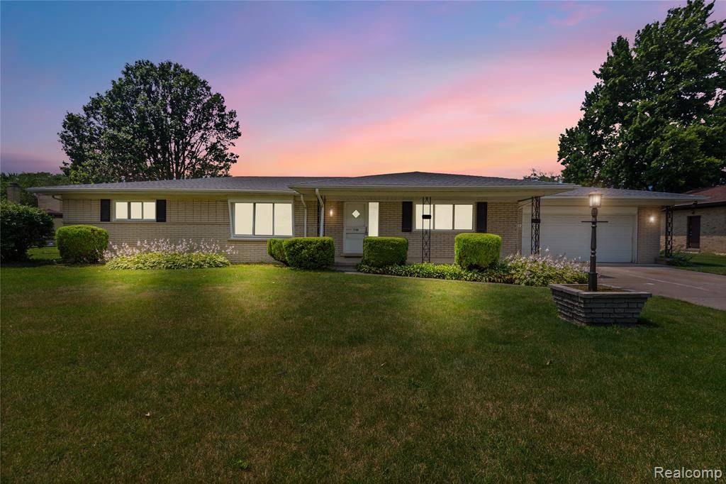 37159 Almont Drive E, Sterling Heights, MI 48310