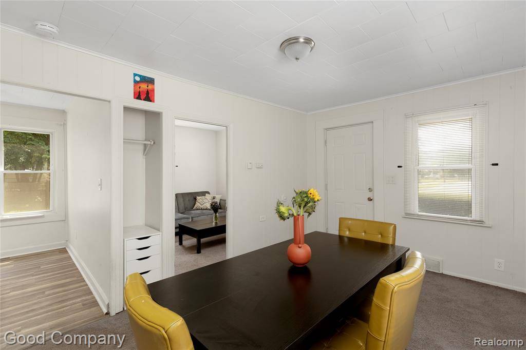 Ferndale, MI 48220,1489 Woodward Heights