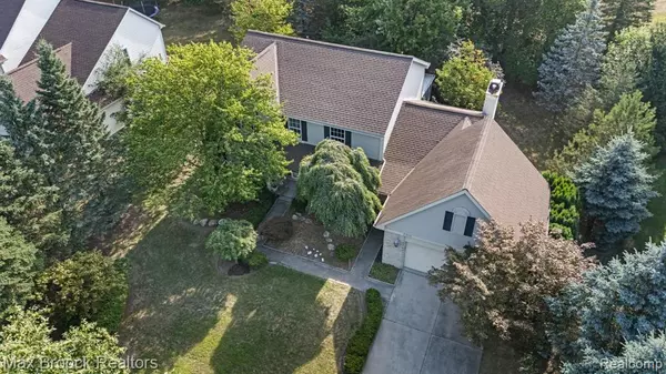 West Bloomfield Twp, MI 48324,2915 Greenbrooke Lane