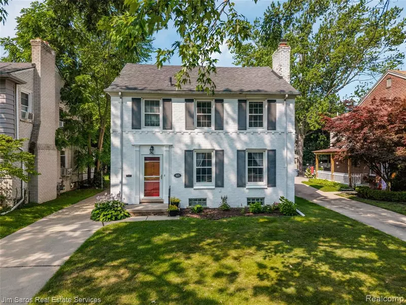 165 McKinley Avenue, Grosse Pointe Farms, MI 48236