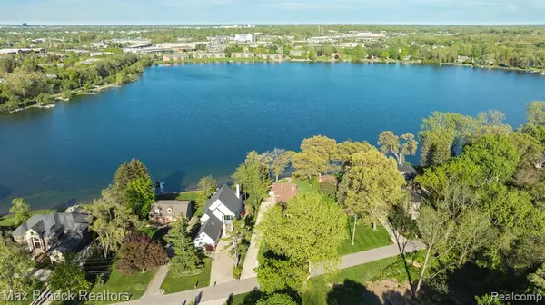 1735 DELL ROSE Drive, Bloomfield Twp, MI 48302