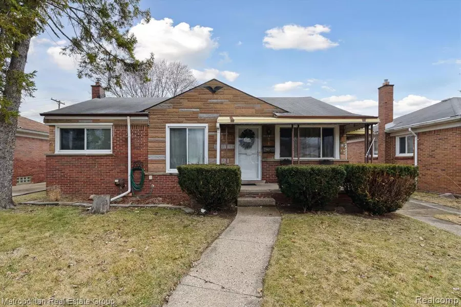28054 Groveland Street, Roseville, MI 48066