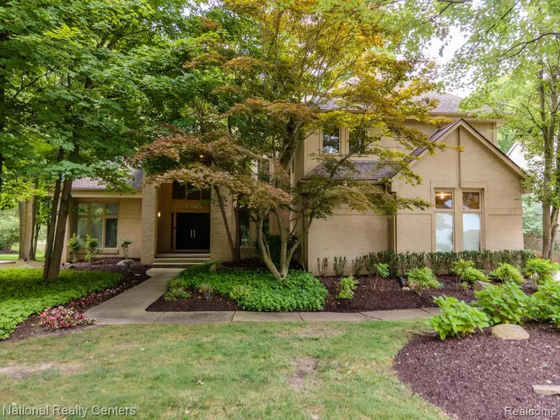 6783 Burtonwood Drive, West Bloomfield Twp, MI 48322