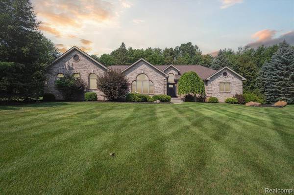 13188 Harborview Drive, Fenton Twp, MI 48451