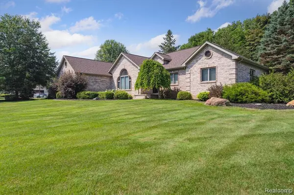 Fenton Twp, MI 48451,13188 Harborview Drive