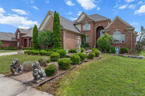 56502 Edgewood Drive, Shelby Twp, MI 48316