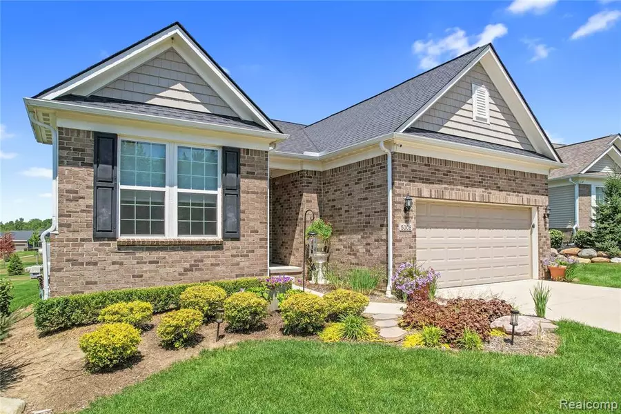 5008 Oakdale Drive, Independence Twp, MI 48348