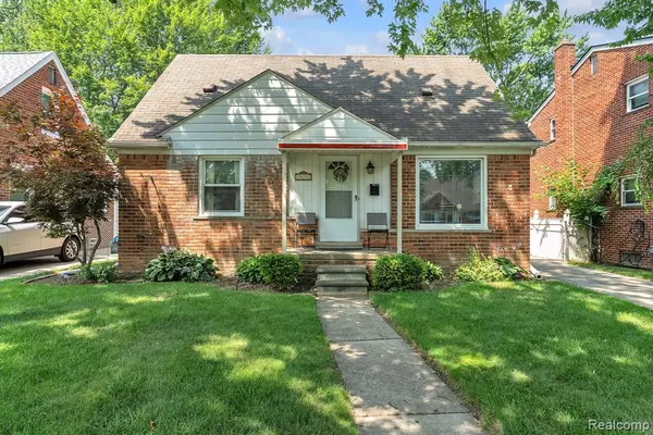 Redford Twp, MI 48239,9619 Mercedes