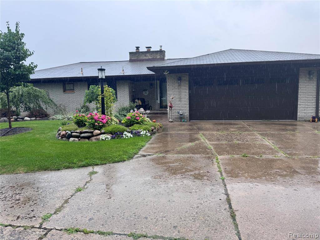 6504 Andersonville Road, Waterford Twp, MI 48329