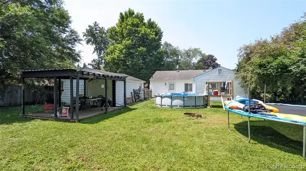 Grand Blanc, MI 48439,6085 Westdale Drive
