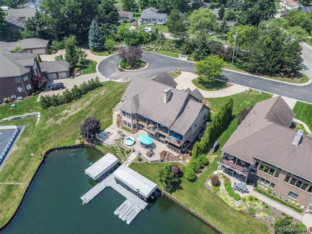 Fenton, MI 48430,11473 Bay Shore Drive