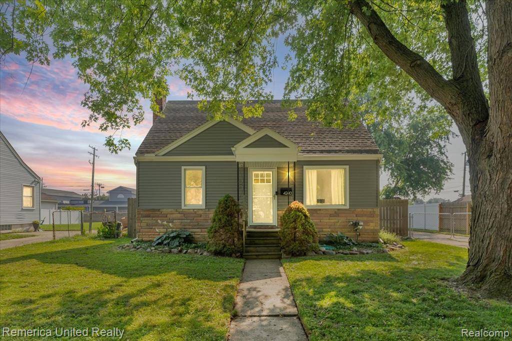4240 Mandalay Avenue, Royal Oak, MI 48073