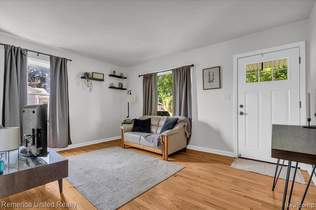 Royal Oak, MI 48073,4240 Mandalay Avenue