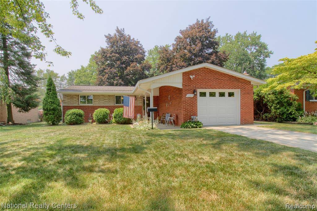 22073 Tredwell Avenue, Farmington Hills, MI 48336