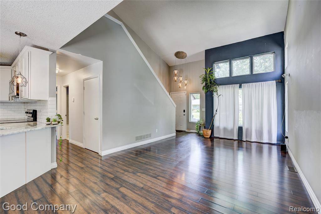 Oak Park, MI 48237,24650 Westhampton Street