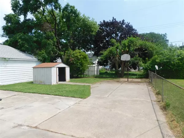 Hazel Park, MI 48030,23074 Hazelwood Avenue
