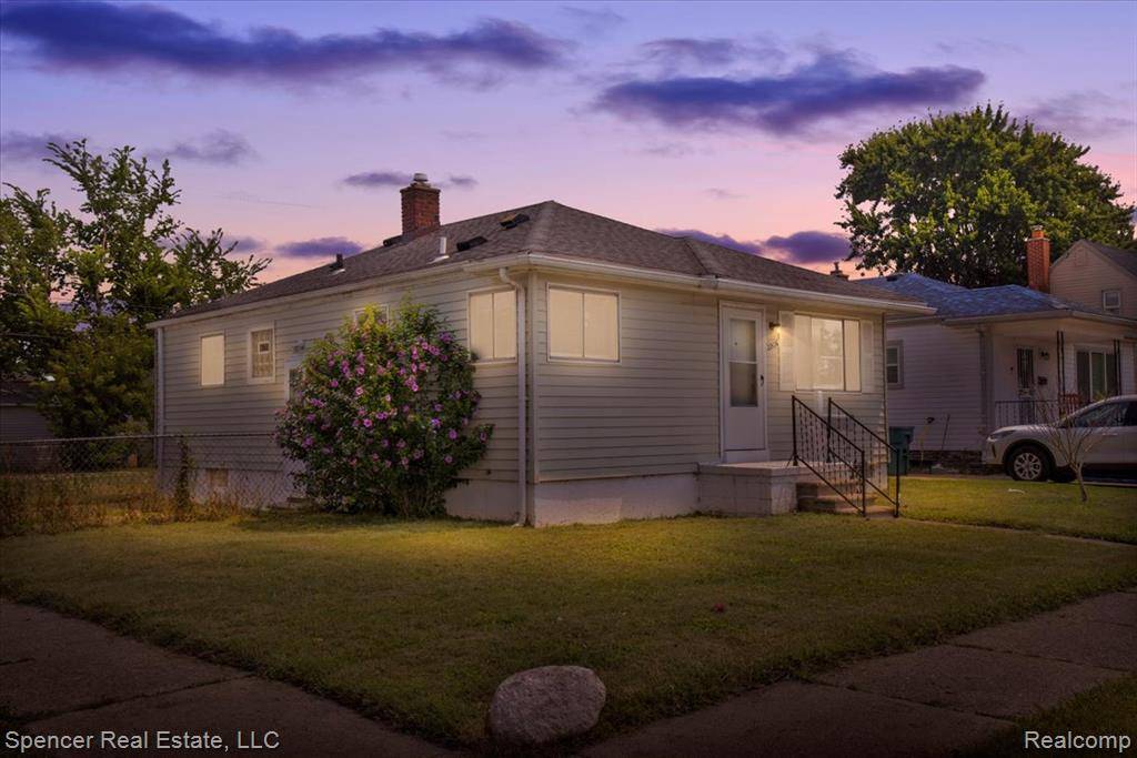 22174 Rein Avenue, Eastpointe, MI 48021