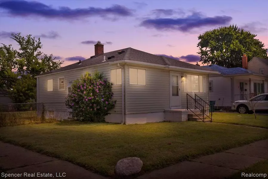 22174 Rein Avenue, Eastpointe, MI 48021
