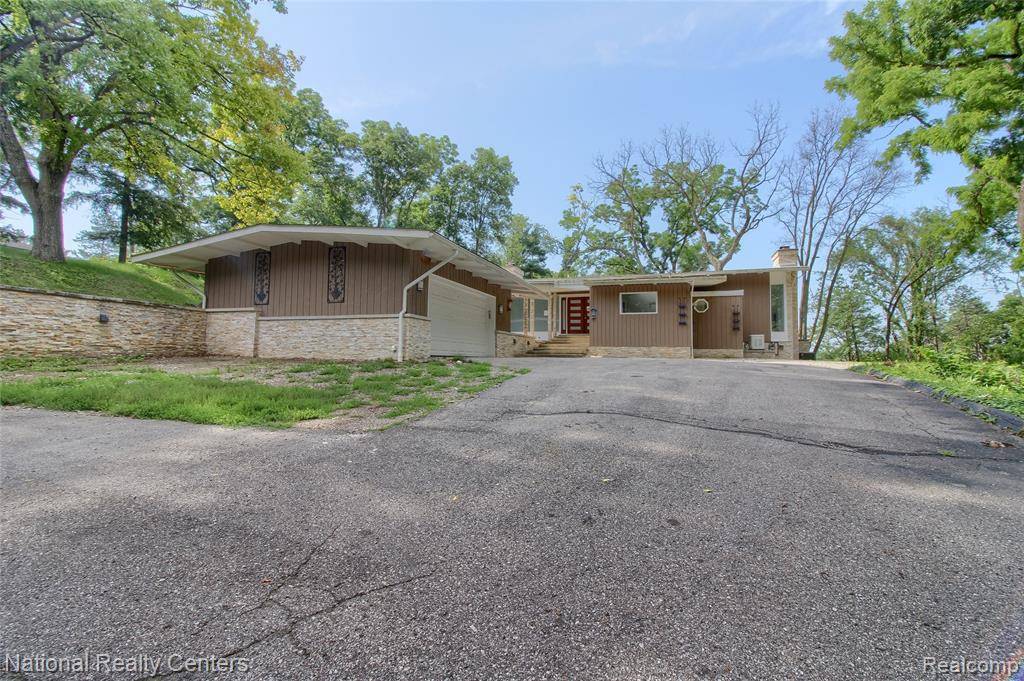 Barton Hills Vlg, MI 48105,341 Corrie Road