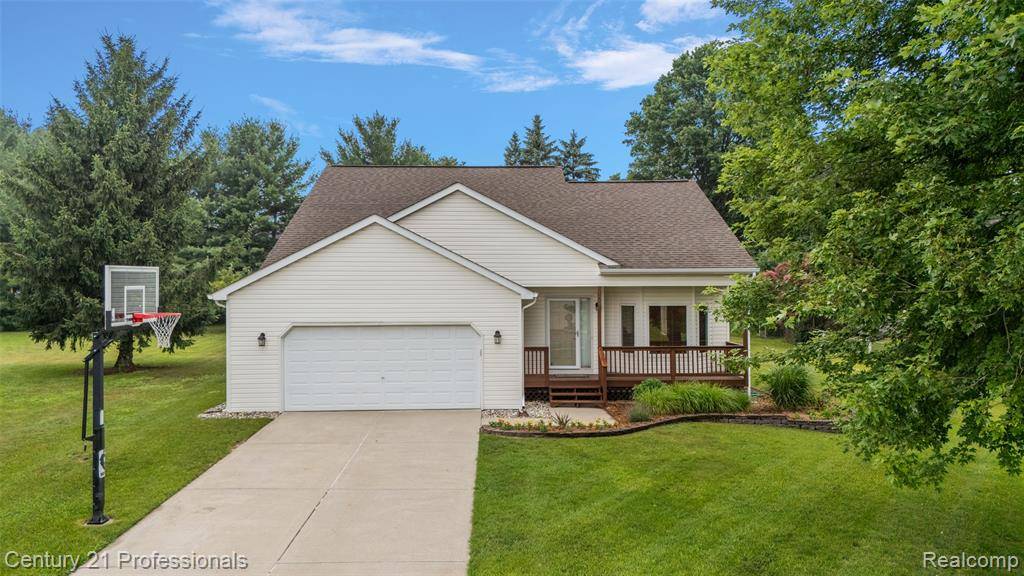 1321 Clear Lake Court, Oxford Twp, MI 48371