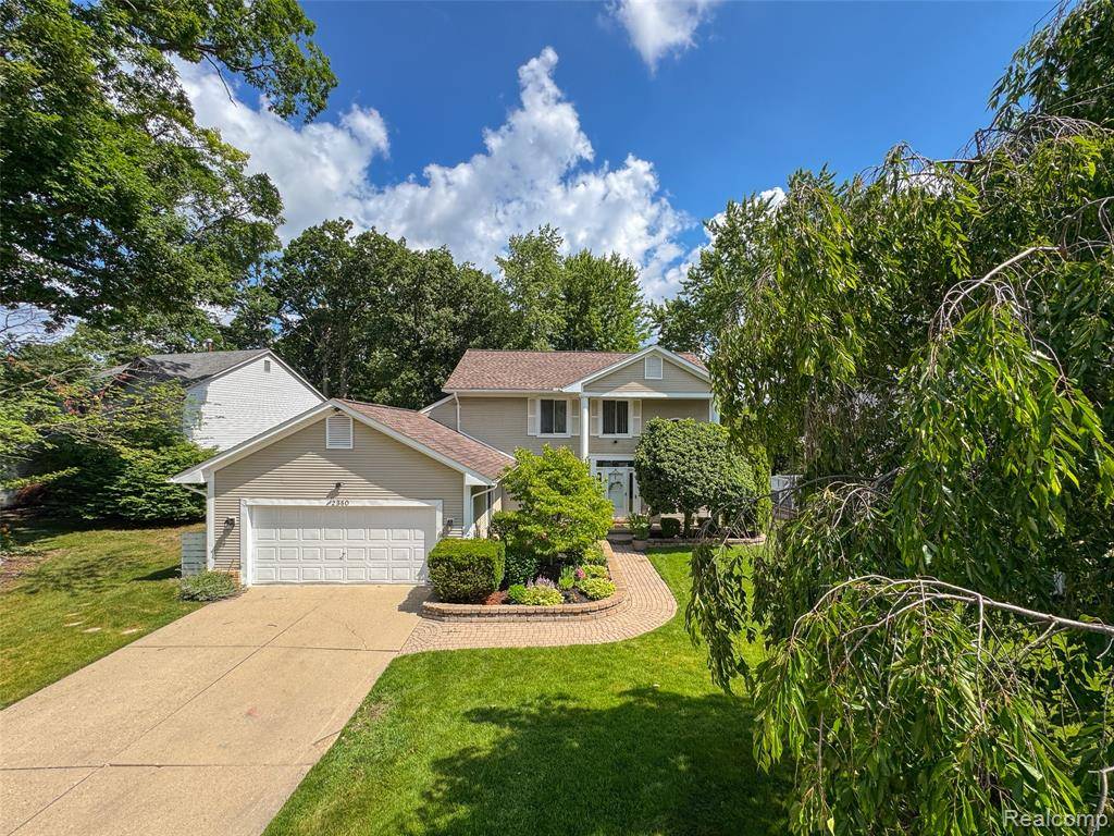 Waterford Twp, MI 48329,2380 Lansbury Drive
