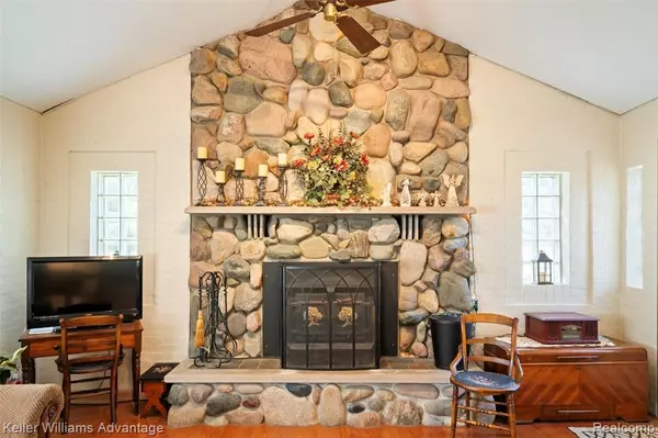 Farmington Hills, MI 48336,32671 Cadillac Street