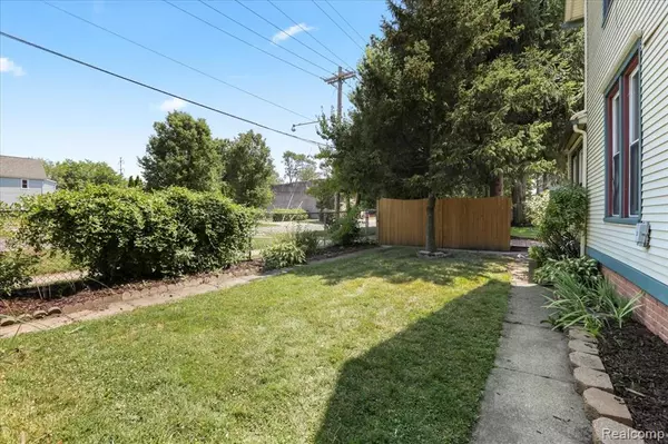 Wyandotte, MI 48192,1105 Oak Street