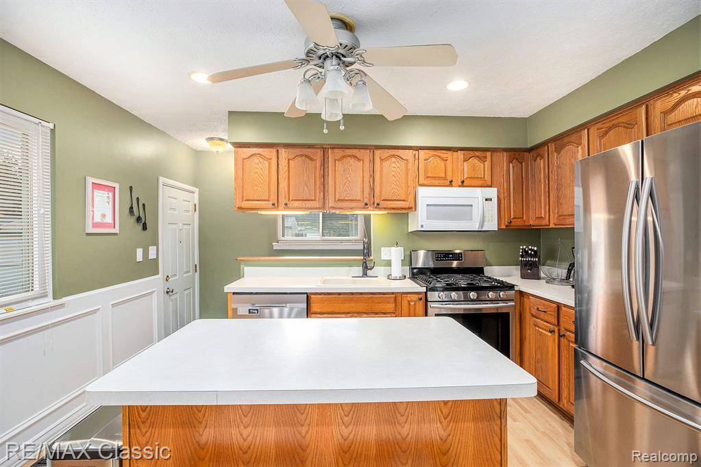 Sterling Heights, MI 48313,12442 N York Drive