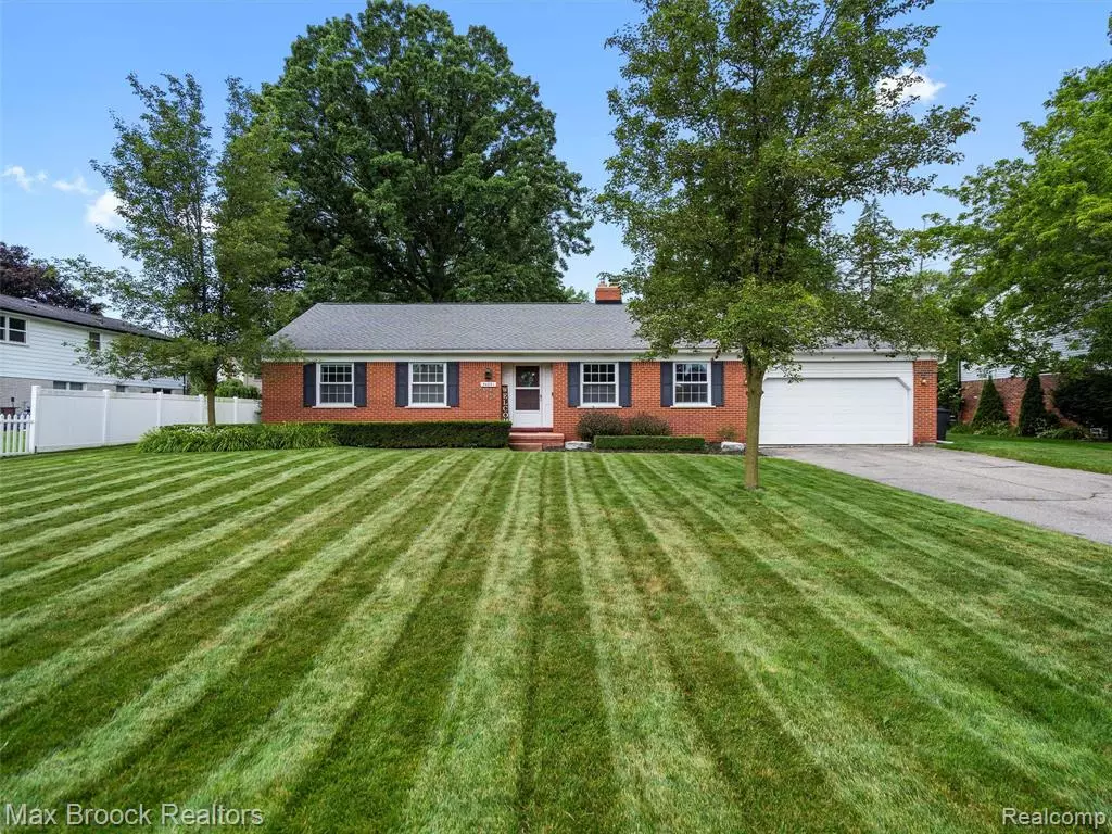 Shelby Twp, MI 48316,54241 Sunderland Drive