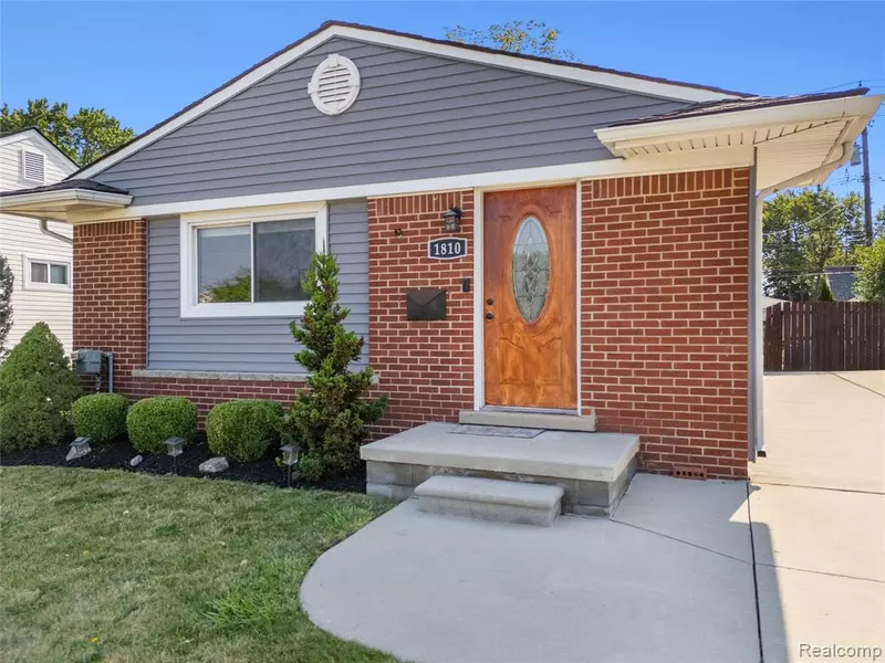 1810 Greenfield Road, Berkley, MI 48072