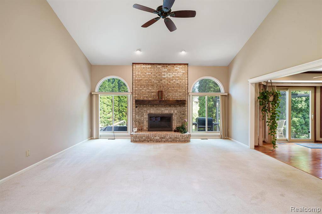 Clinton Twp, MI 48038,43274 Hillsboro Drive