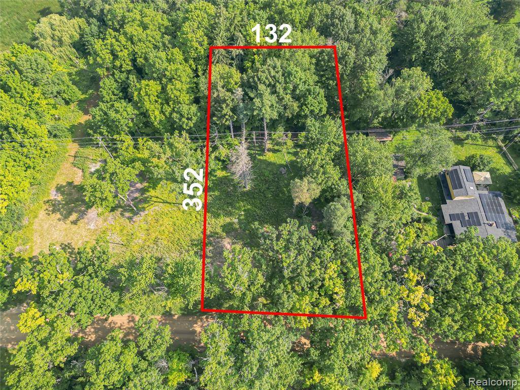 7230 Walnut Lake Rd - lot 2 Road, West Bloomfield Twp, MI 48323
