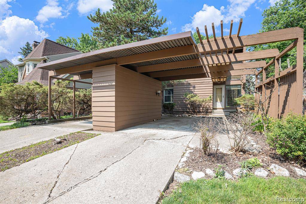 1012 Kensington Avenue, Flint, MI 48503