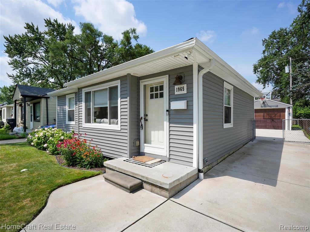 1965 PILGRIM Avenue, Ferndale, MI 48220