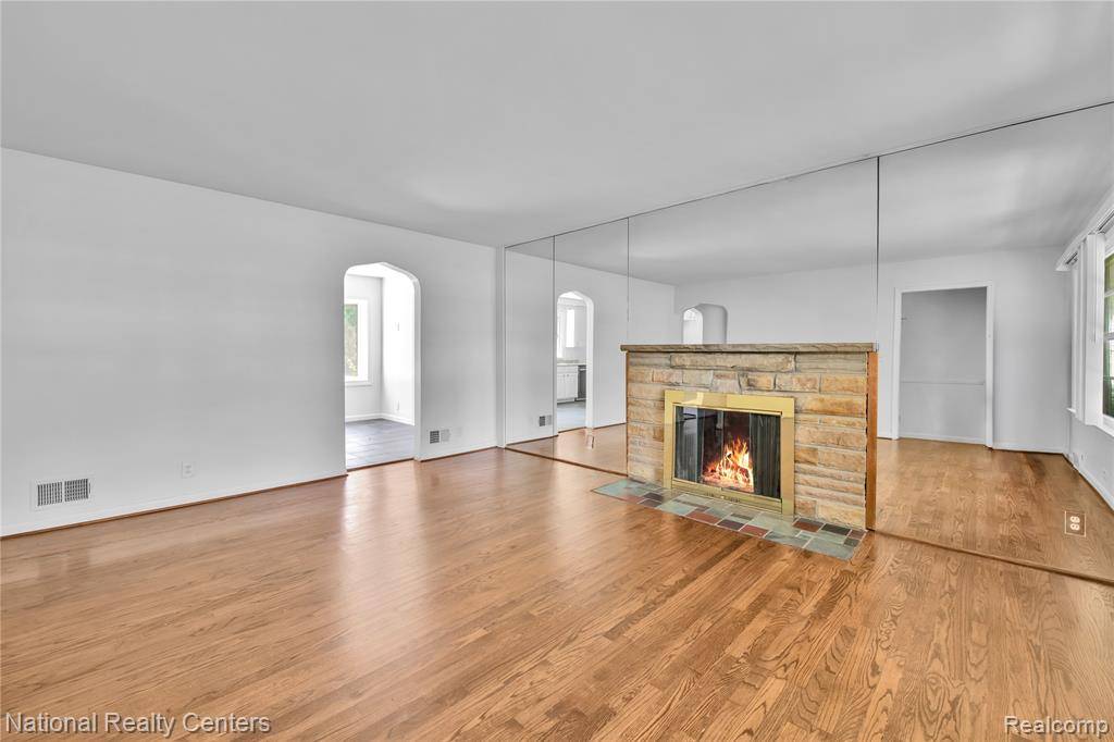 Southfield, MI 48033,23500 Oliver Court