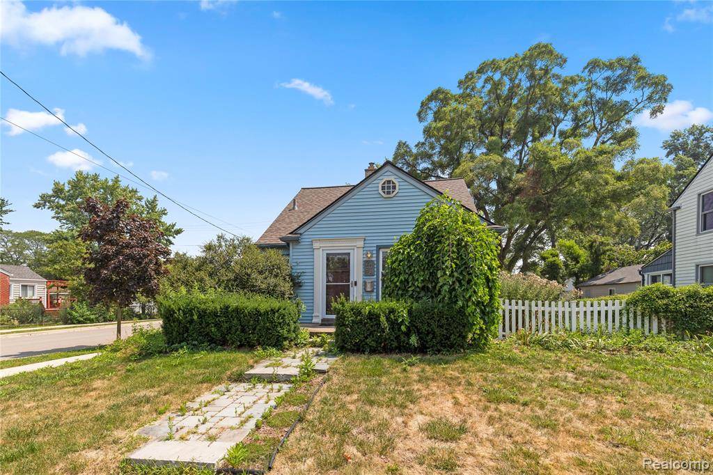 2086 Cass Boulevard, Berkley, MI 48072