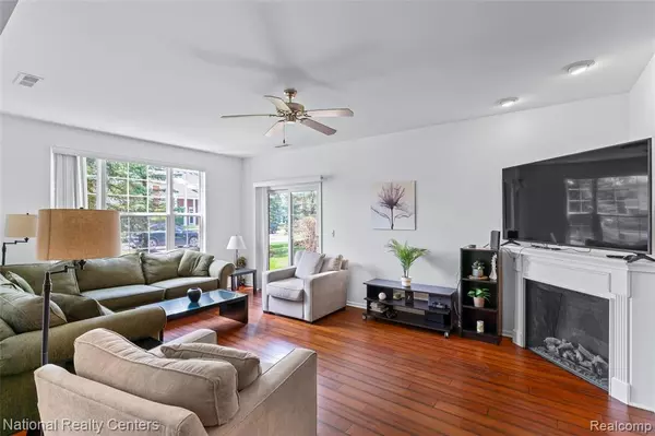 Northville, MI 48168,16042 Morningside 21