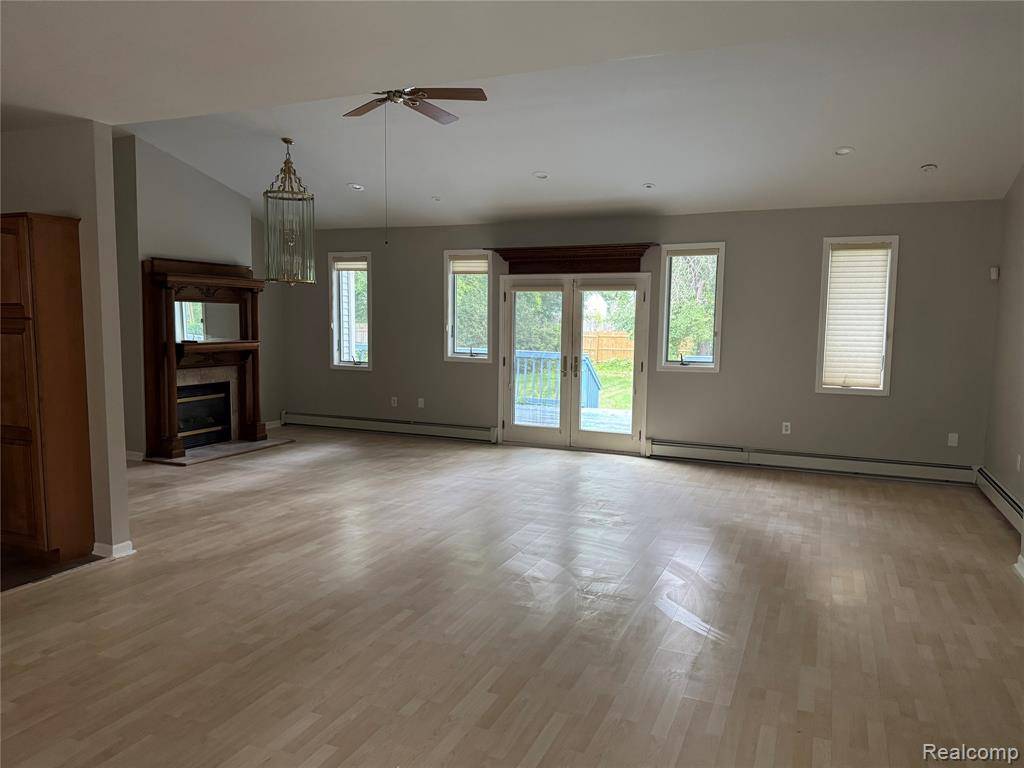 Pontiac, MI 48341,565 Highland Avenue