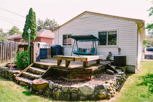 Redford Twp, MI 48240,20379 Gaylord